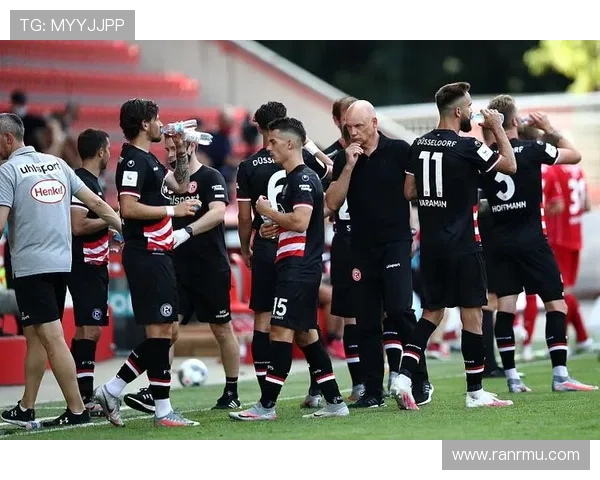 不莱梅汉堡赛后球场厕所纵火惊魂